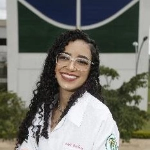 Vitória Barbosa da Silva, Resident/School of Public Health, Brazil